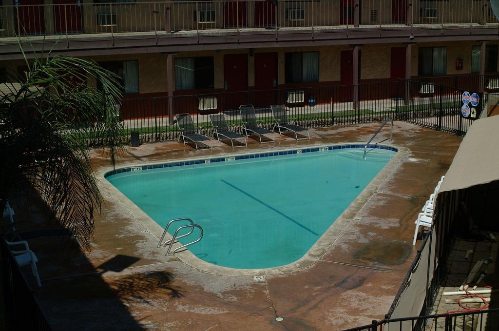 Best Economy Inn & Suites Bakersfield Esterno foto