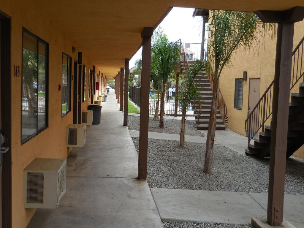 Best Economy Inn & Suites Bakersfield Esterno foto