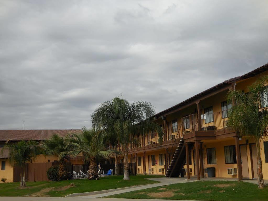 Best Economy Inn & Suites Bakersfield Esterno foto