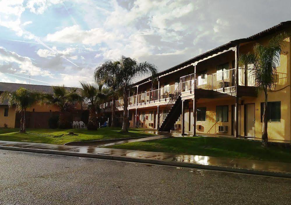 Best Economy Inn & Suites Bakersfield Esterno foto